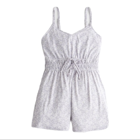 Hollister NWT Spaghetti Strap Cinched Waist Romper - Picture 11 of 11